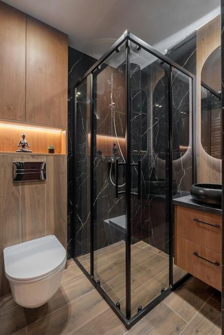 Modern Loft with Free Parking