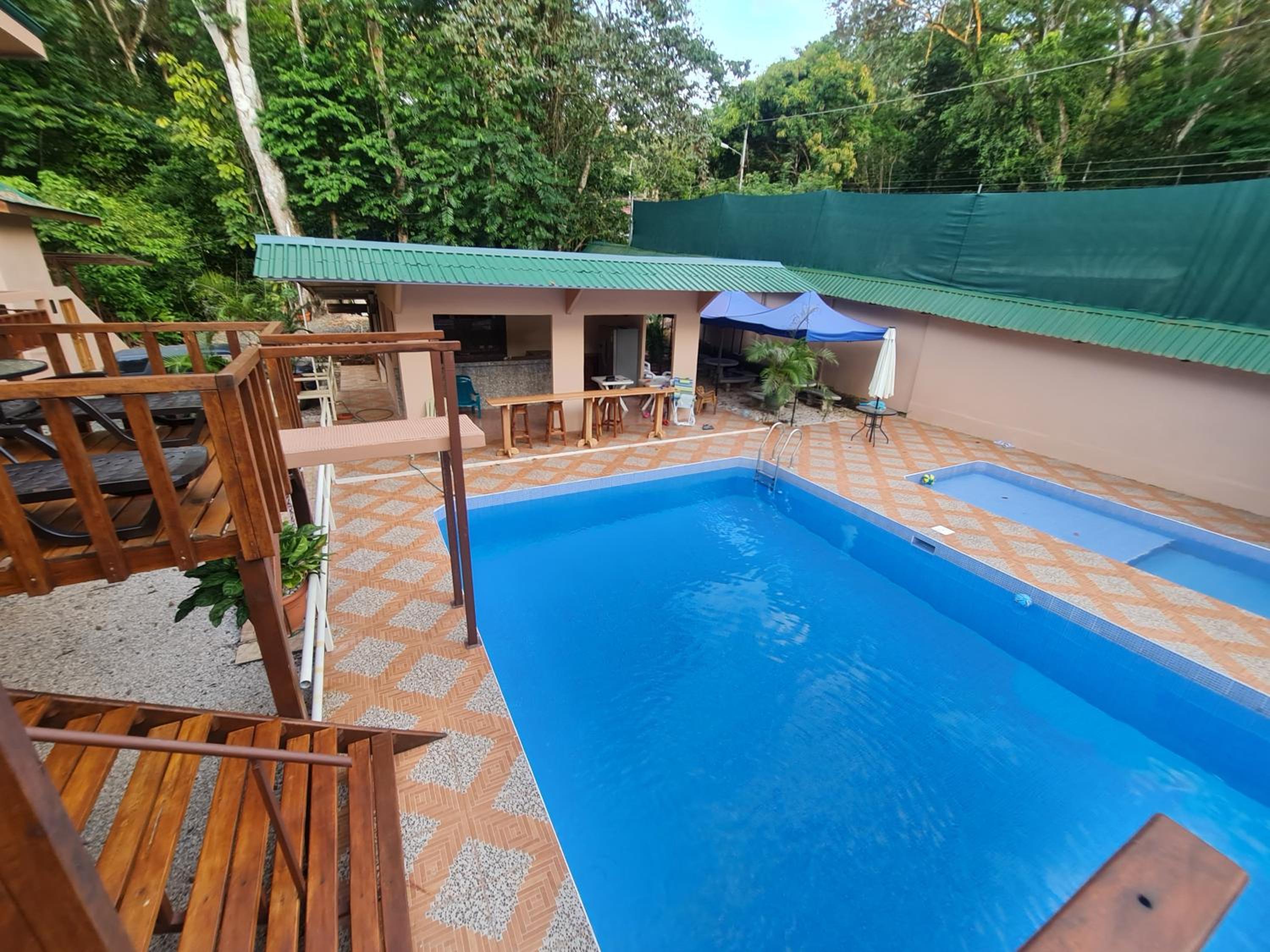 Cool Waters Jungle Deluxe Apartments