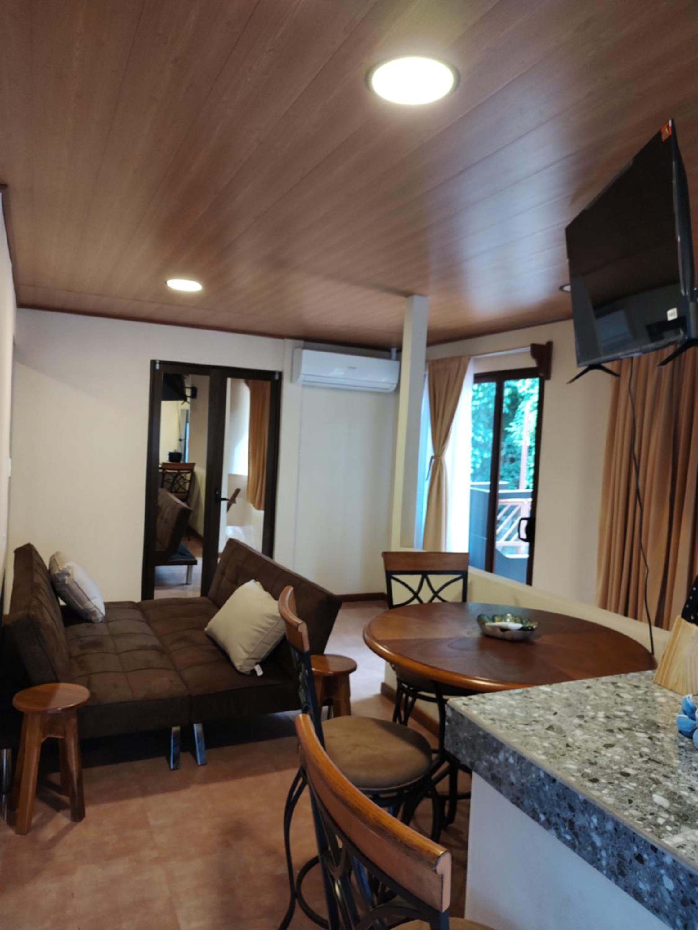 Cool Waters Jungle Deluxe Apartments