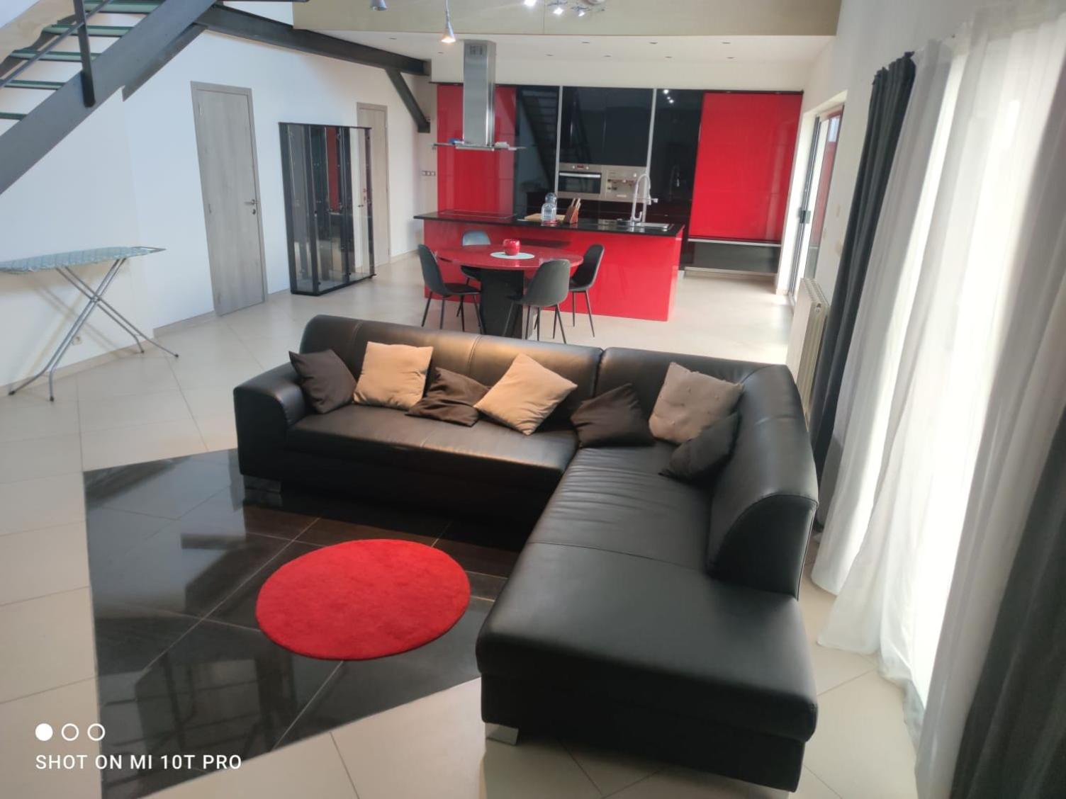 8 chambres privées dans une villa de partagée de 350m2