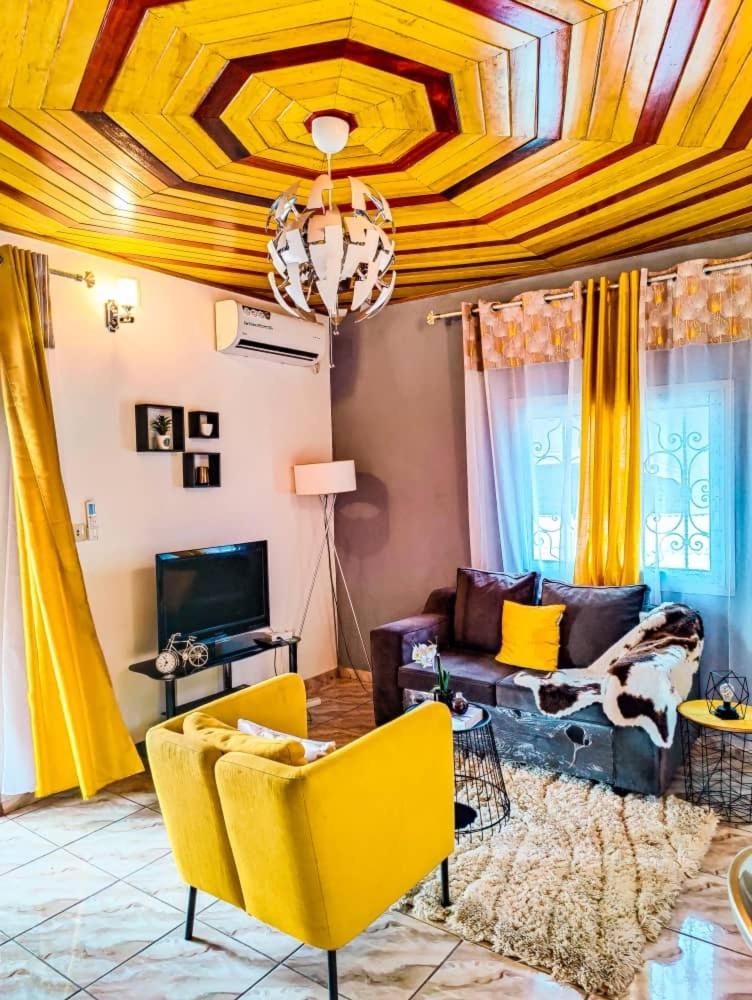Dom City appartement et chambres meublés Yassa Douala