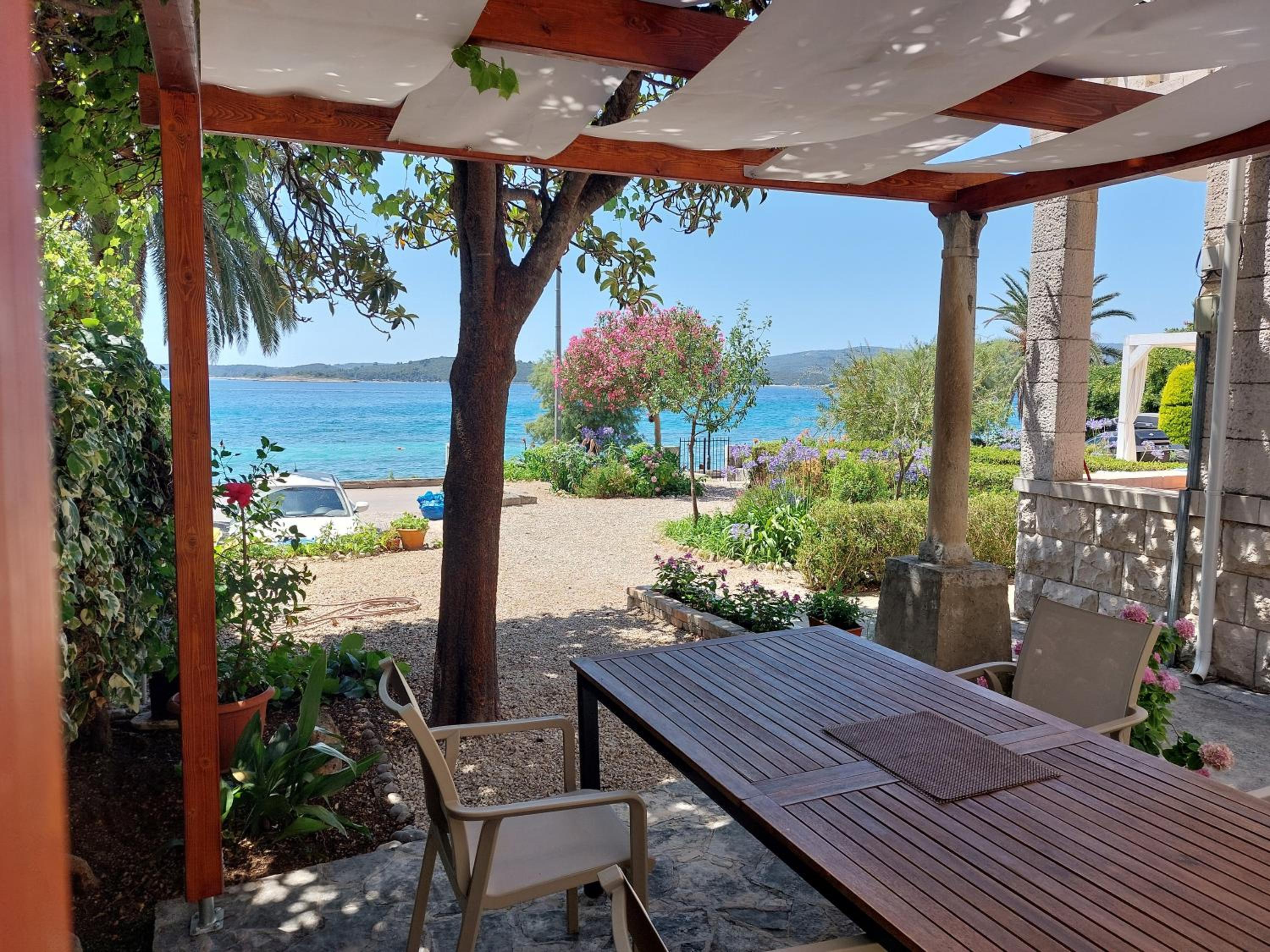 Apartment Karmen by the sea view 4