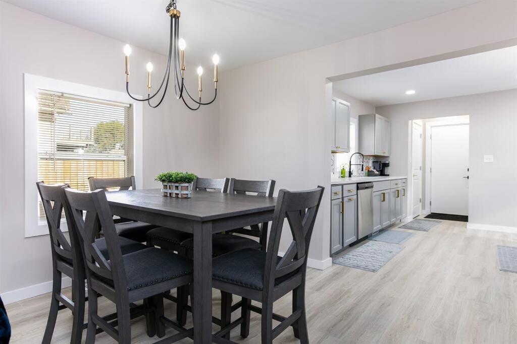 Cozy 2BR Home Near ND - Perfect for Game Day Stays view 3