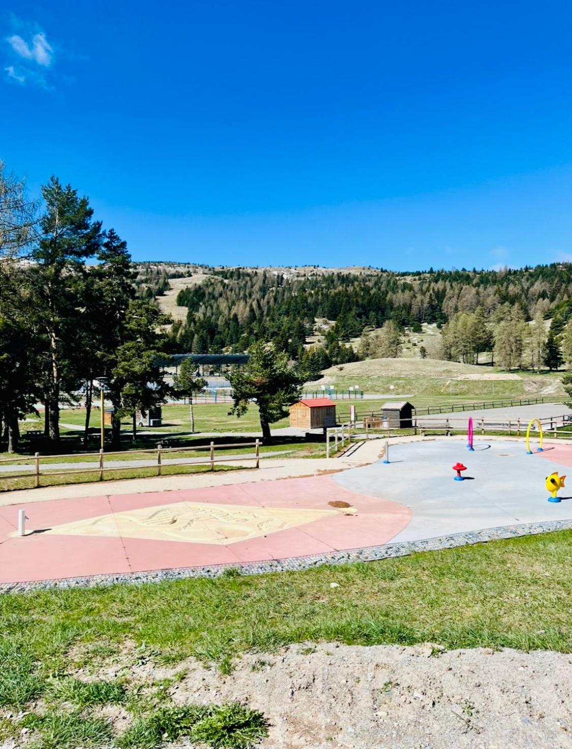 Exceptionnel Studio Le petit dortoir wifi parking gratuit vue incroyable sur le pic au pied des pistes de superdevoluy