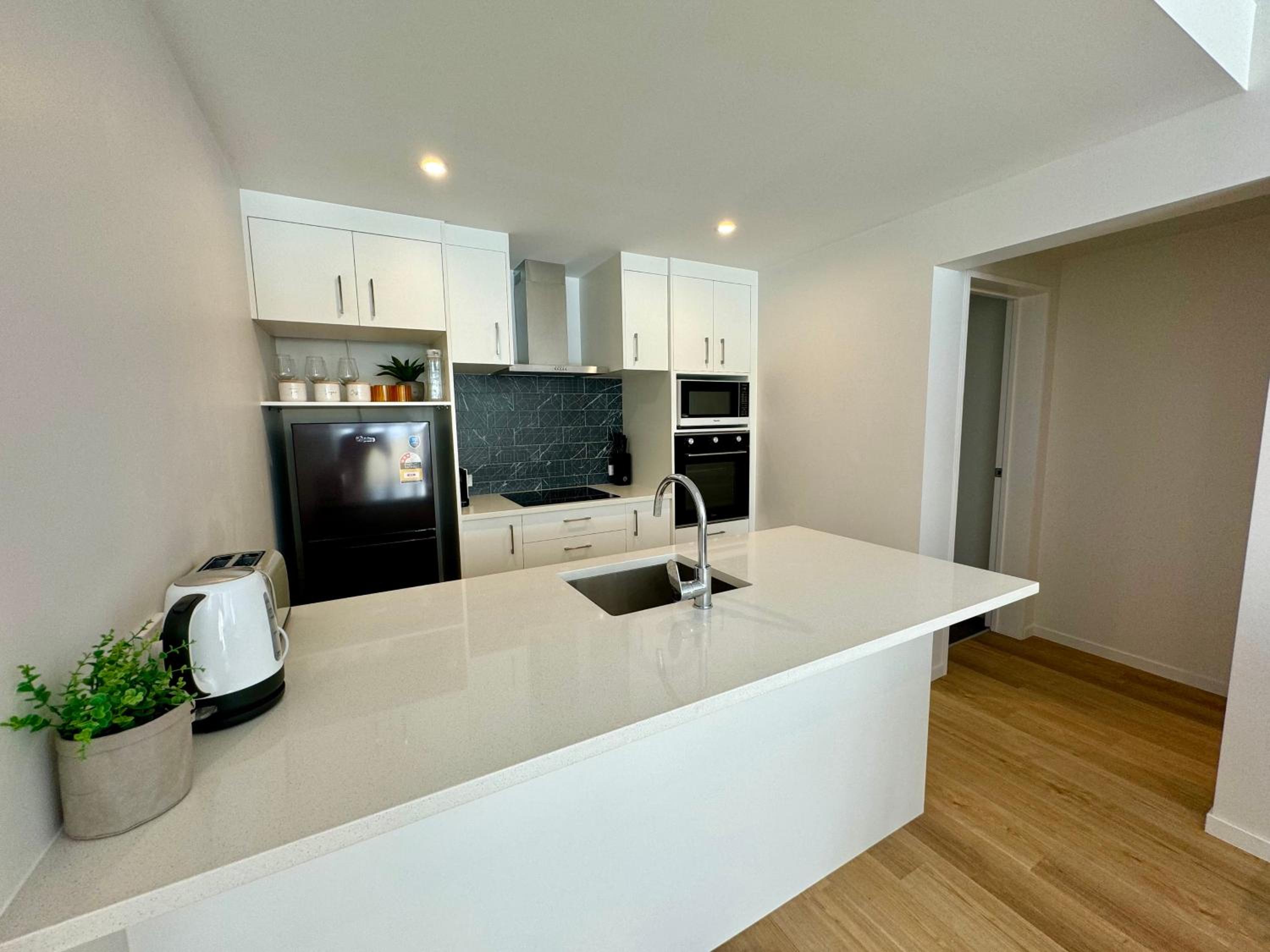 Brand New Stylish 2BR with Patio in Petone view 2