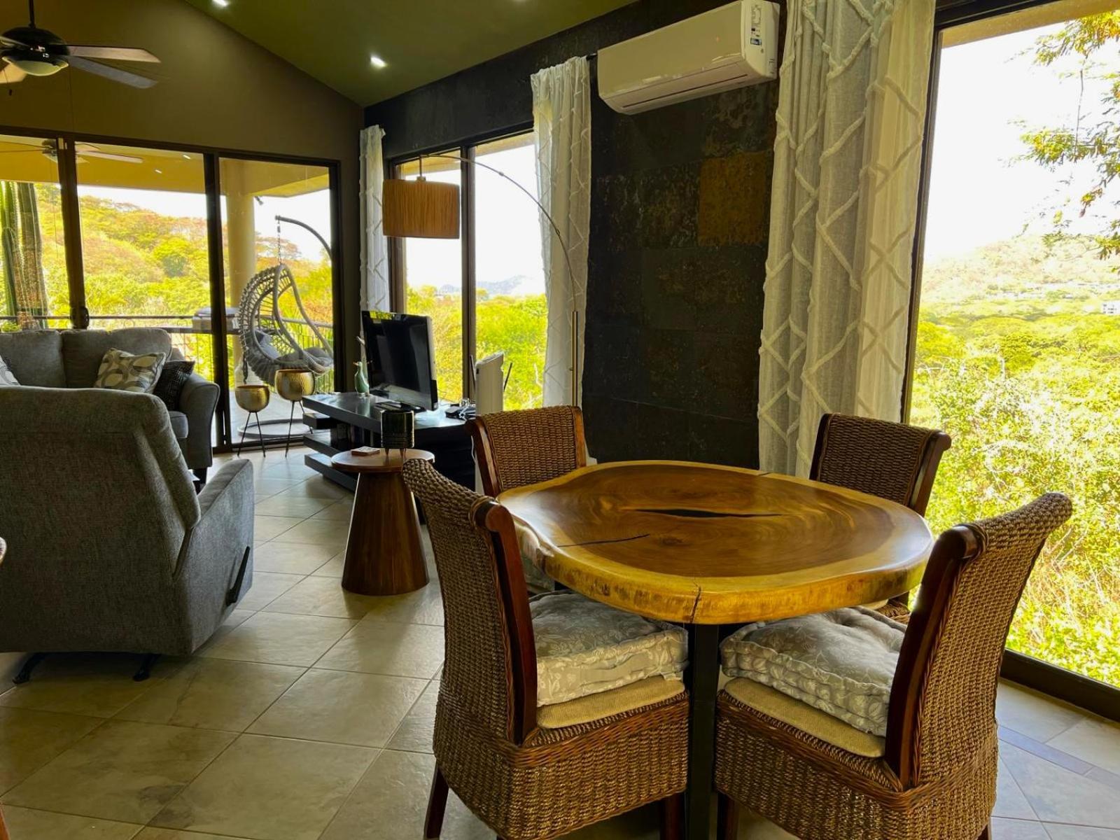 Casa del Artista 4bed,4 bath Ocean view home