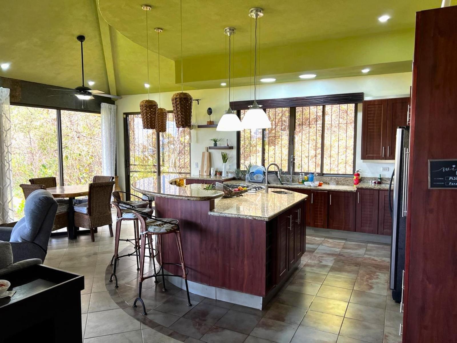 Casa del Artista 4bed,4 bath Ocean view home