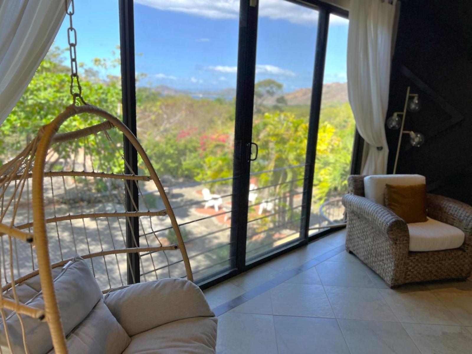 Casa del Artista 4bed,4 bath Ocean view home