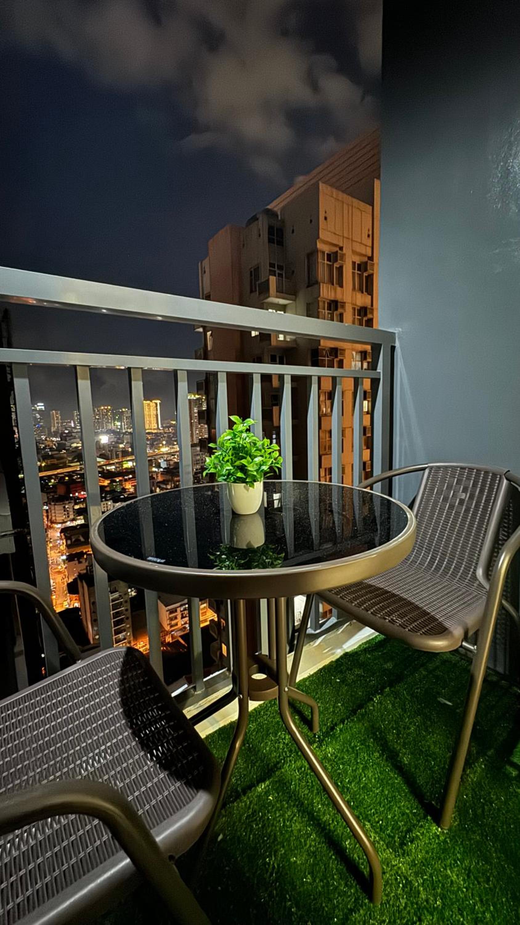 The GoodVibes Condotel Red Residences Makati
