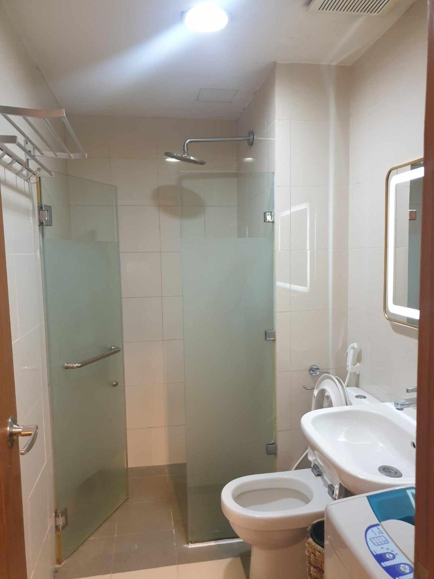 ETON BAYPARK MANILA by TRIPLE VIEW CONDOTEL