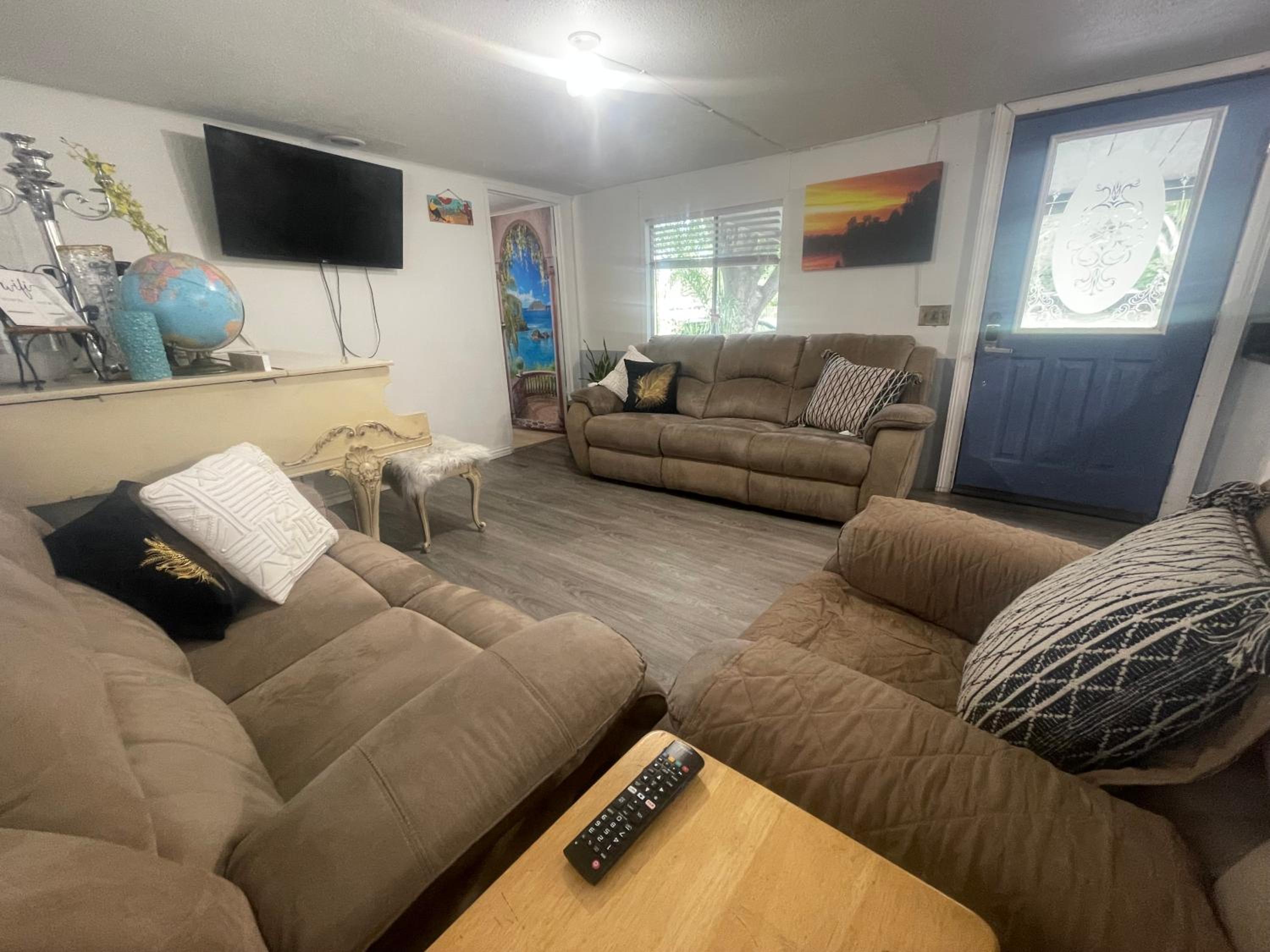 Tampa Vacations - Tiny but cozy manufactured house - Property Image 7