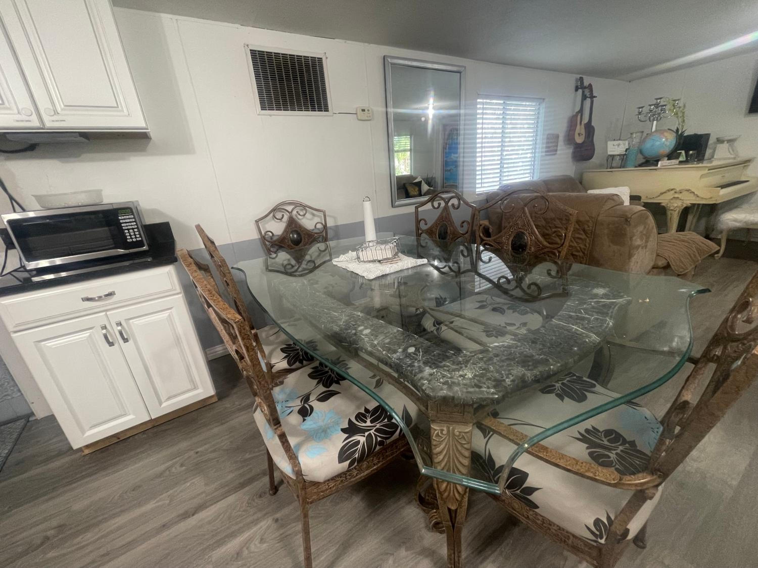 Tampa Vacations - Tiny but cozy manufactured house - Property Image 15