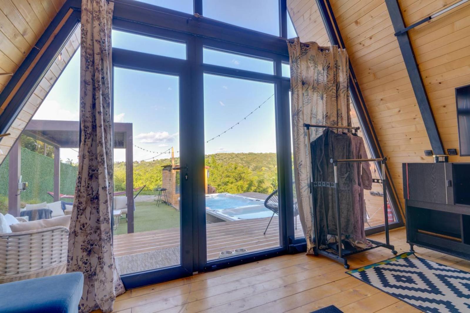 Mountain spa Yin&Yang view 5