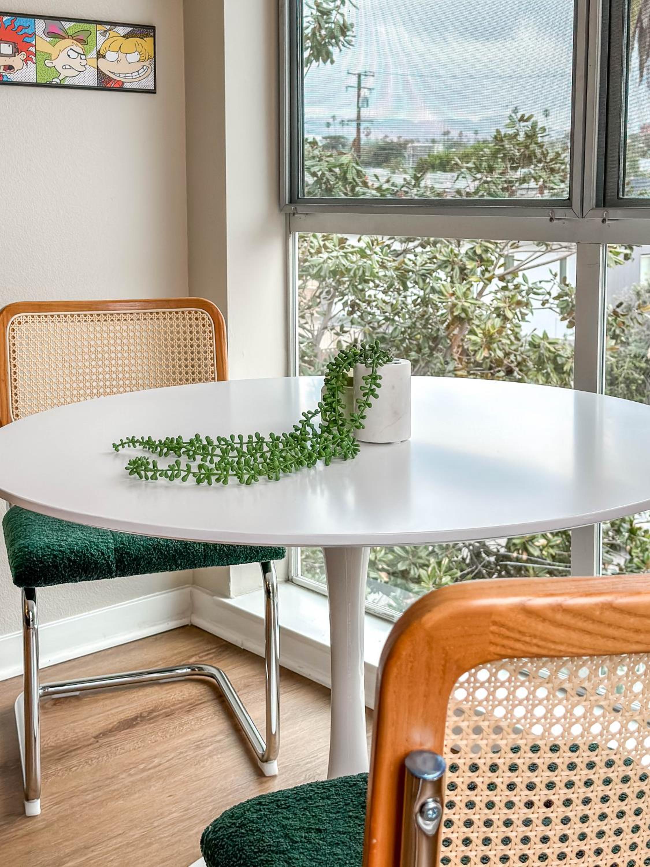Los Angeles Vacations - Artistic Studio in Downtown SM with Breathtaking Skyline View - Property Image 2