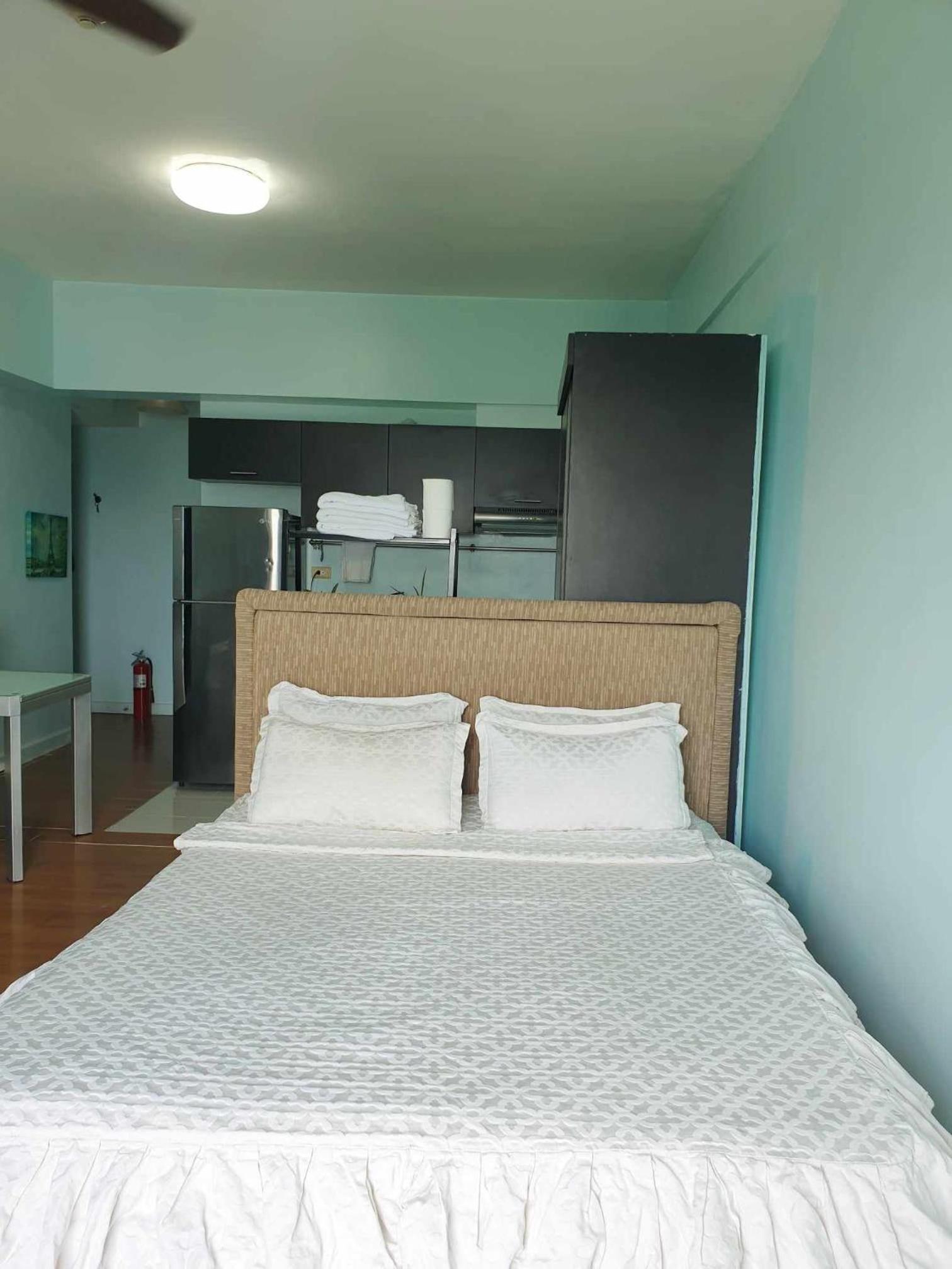 ETON BAYPARK MANILA by TRIPLE VIEW CONDOTEL