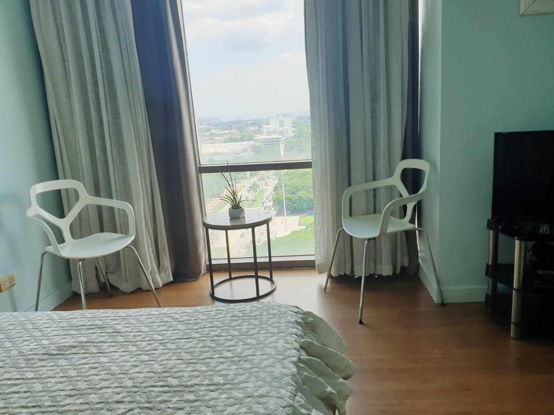 ETON BAYPARK MANILA by TRIPLE VIEW CONDOTEL
