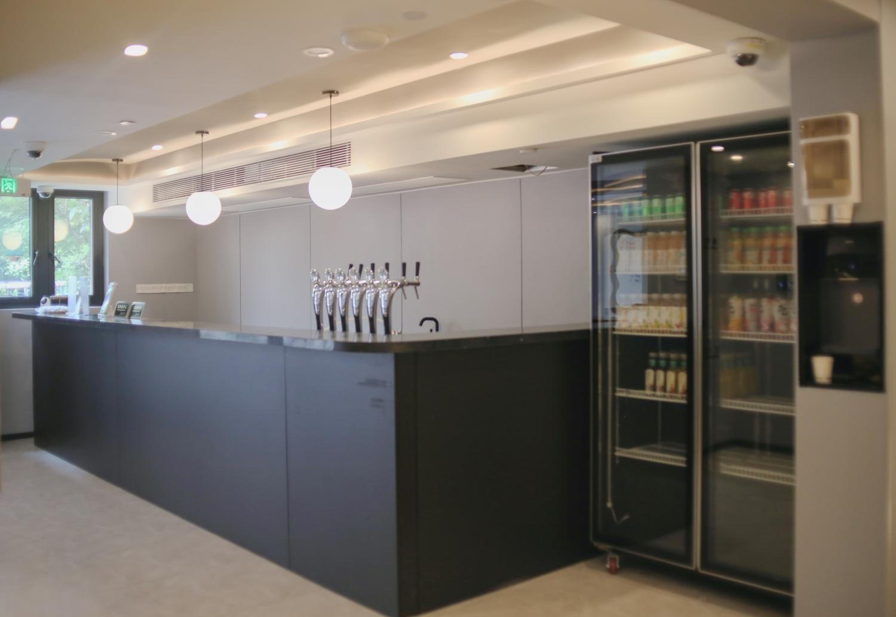 Dayin Youth Hostel - Old Town & People's Square& Rail Hub -Social Area -Bar -Café -Gym -Free Laundry Luggage Storage -24H Front Desk -English Service