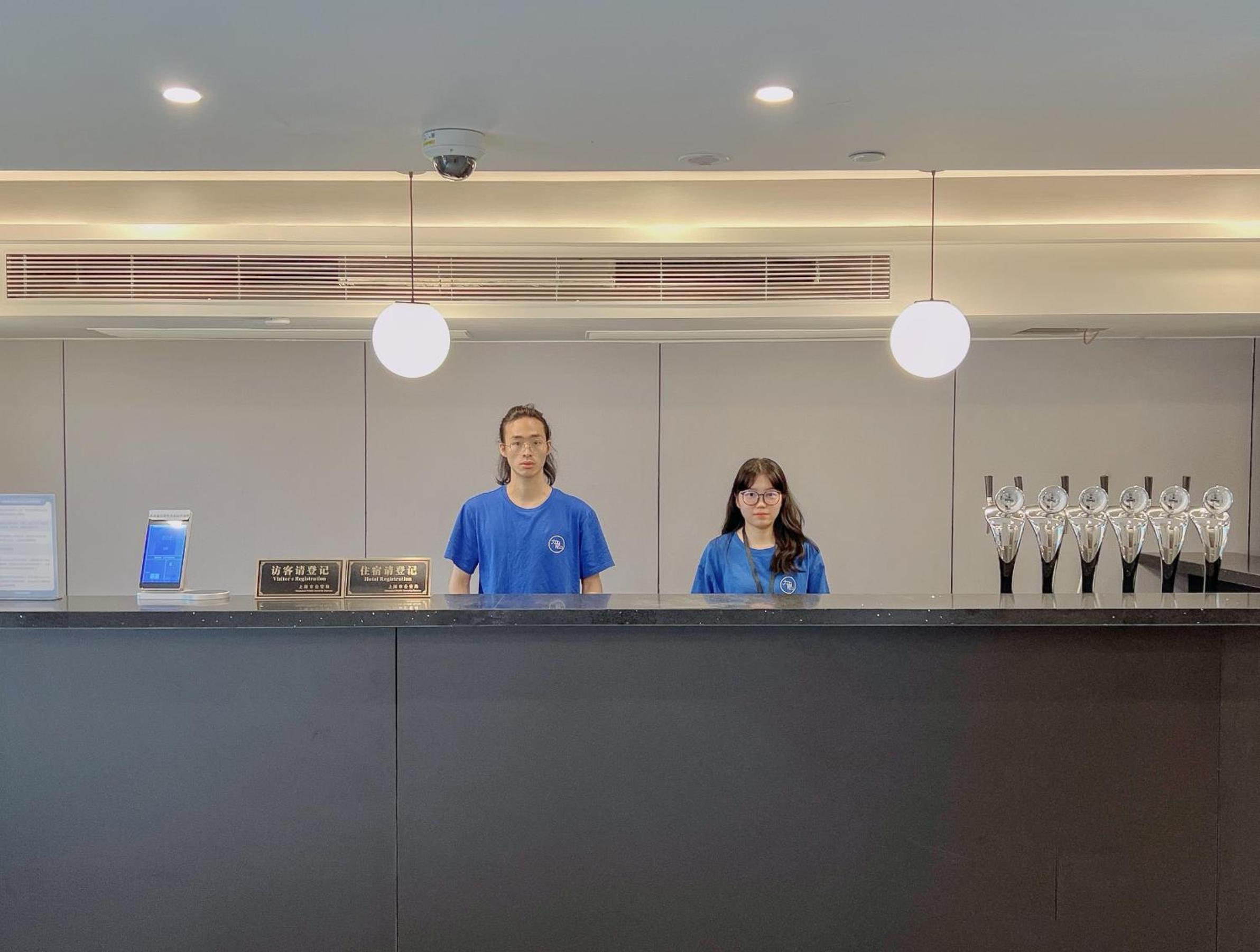 Dayin Youth Hostel - Old Town & People's Square& Rail Hub -Social Area -Bar -Café -Gym -Free Laundry Luggage Storage -24H Front Desk -English Service