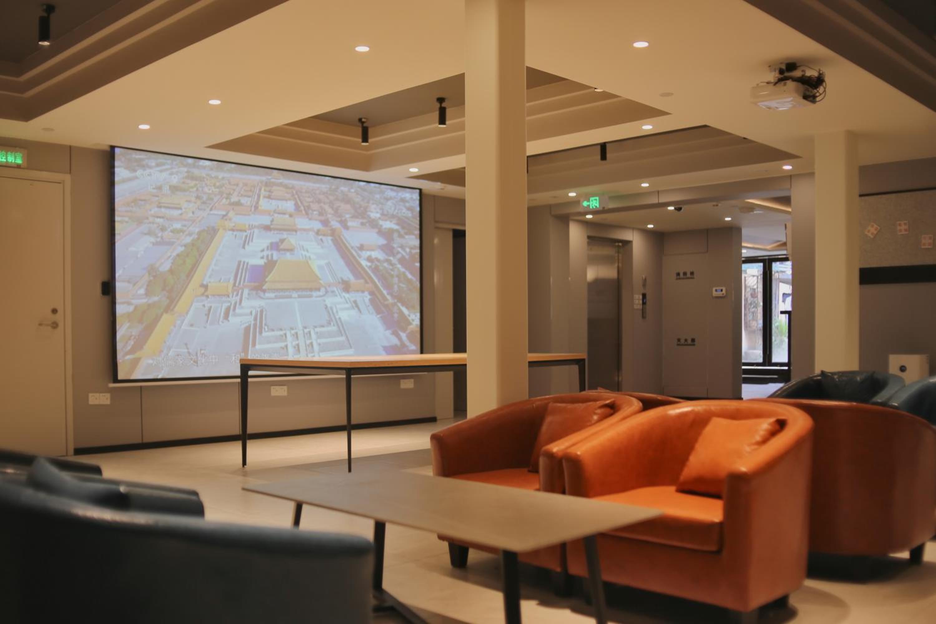 Dayin Youth Hostel - Old Town & People's Square& Rail Hub -Social Area -Bar -Café -Gym -Free Laundry Luggage Storage -24H Front Desk -English Service