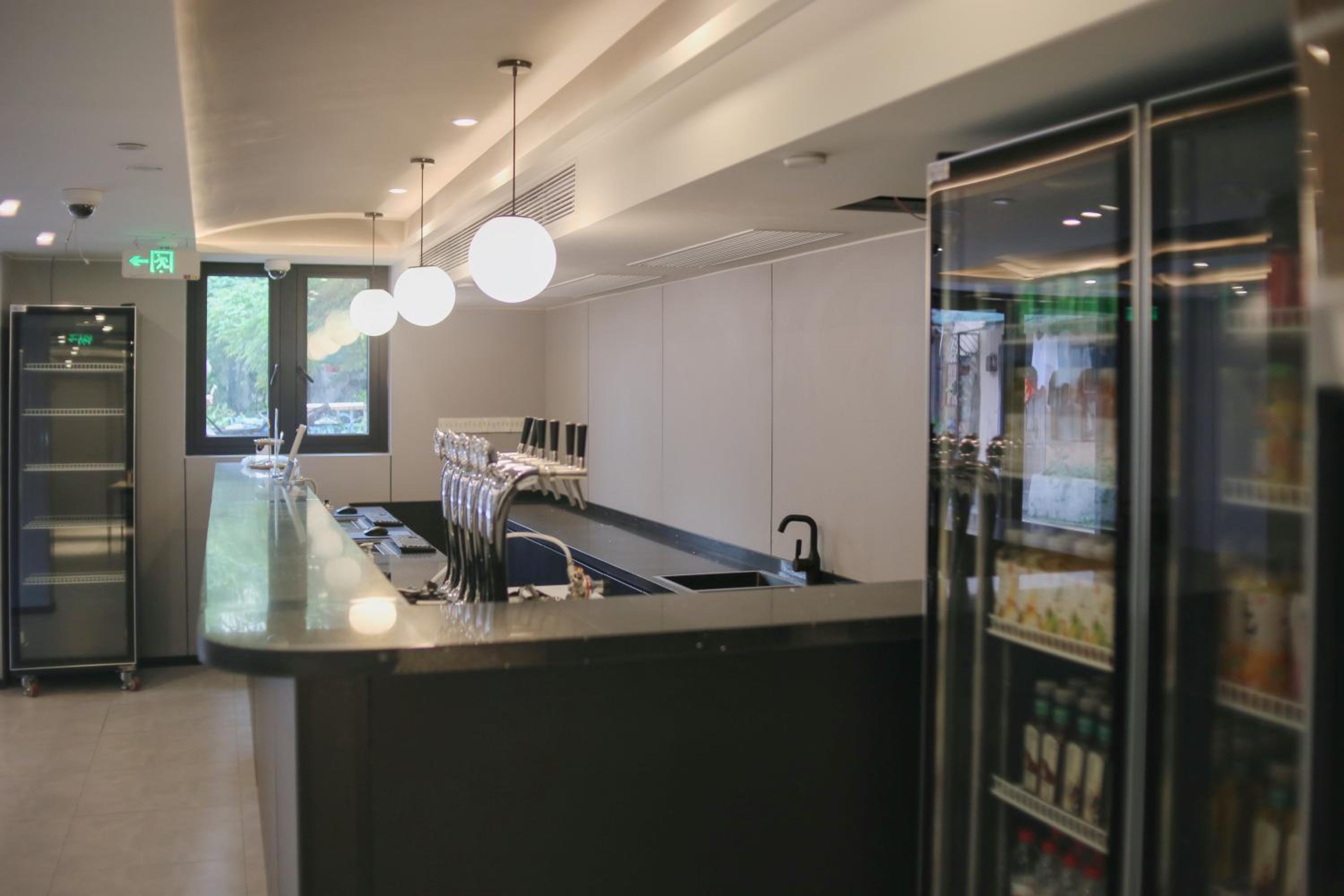 Dayin Youth Hostel - Old Town & People's Square& Rail Hub -Social Area -Bar -Café -Gym -Free Laundry Luggage Storage -24H Front Desk -English Service