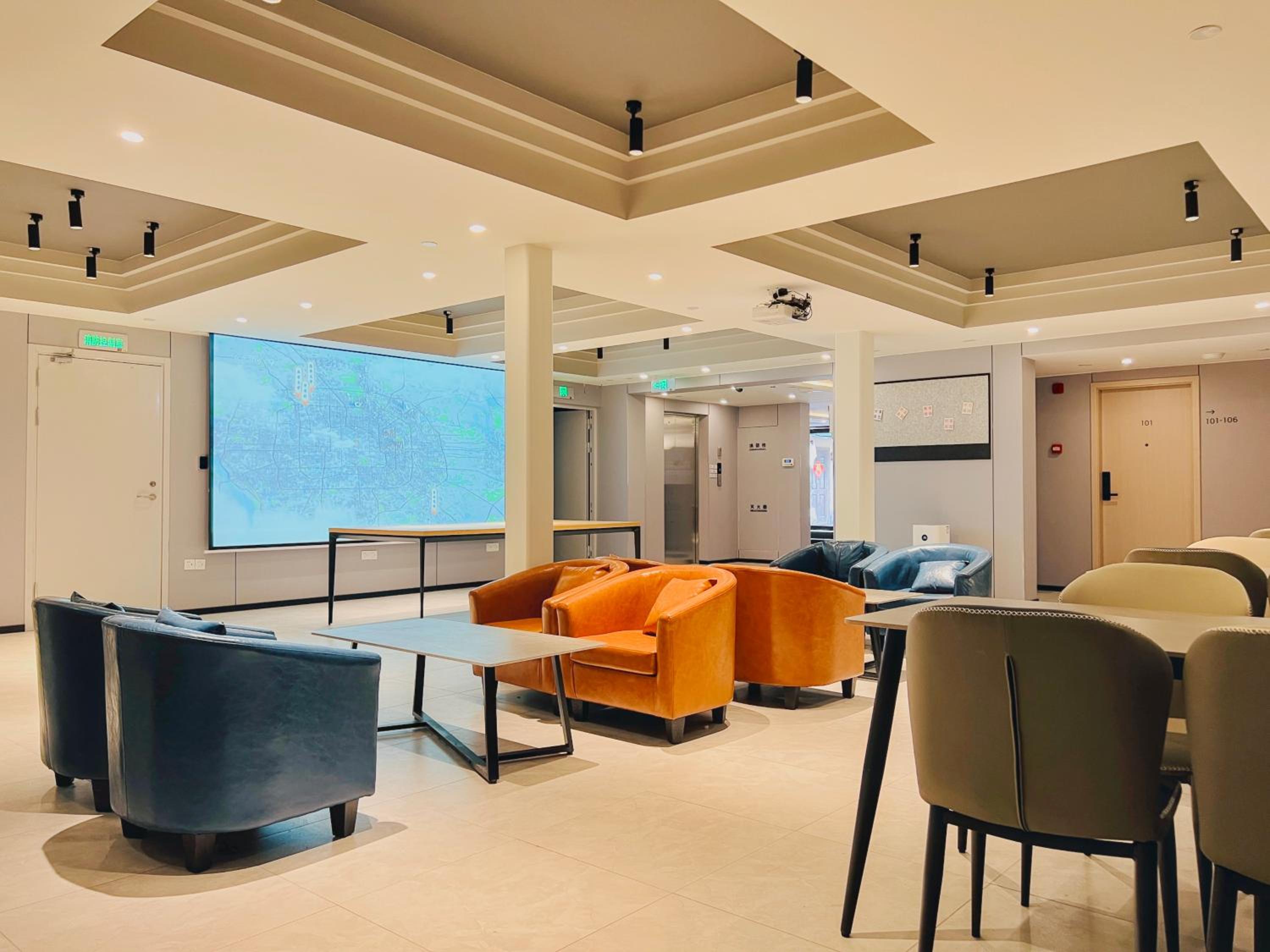 Dayin Youth Hostel - Old Town & People's Square& Rail Hub -Social Area -Bar -Café -Gym -Free Laundry Luggage Storage -24H Front Desk -English Service