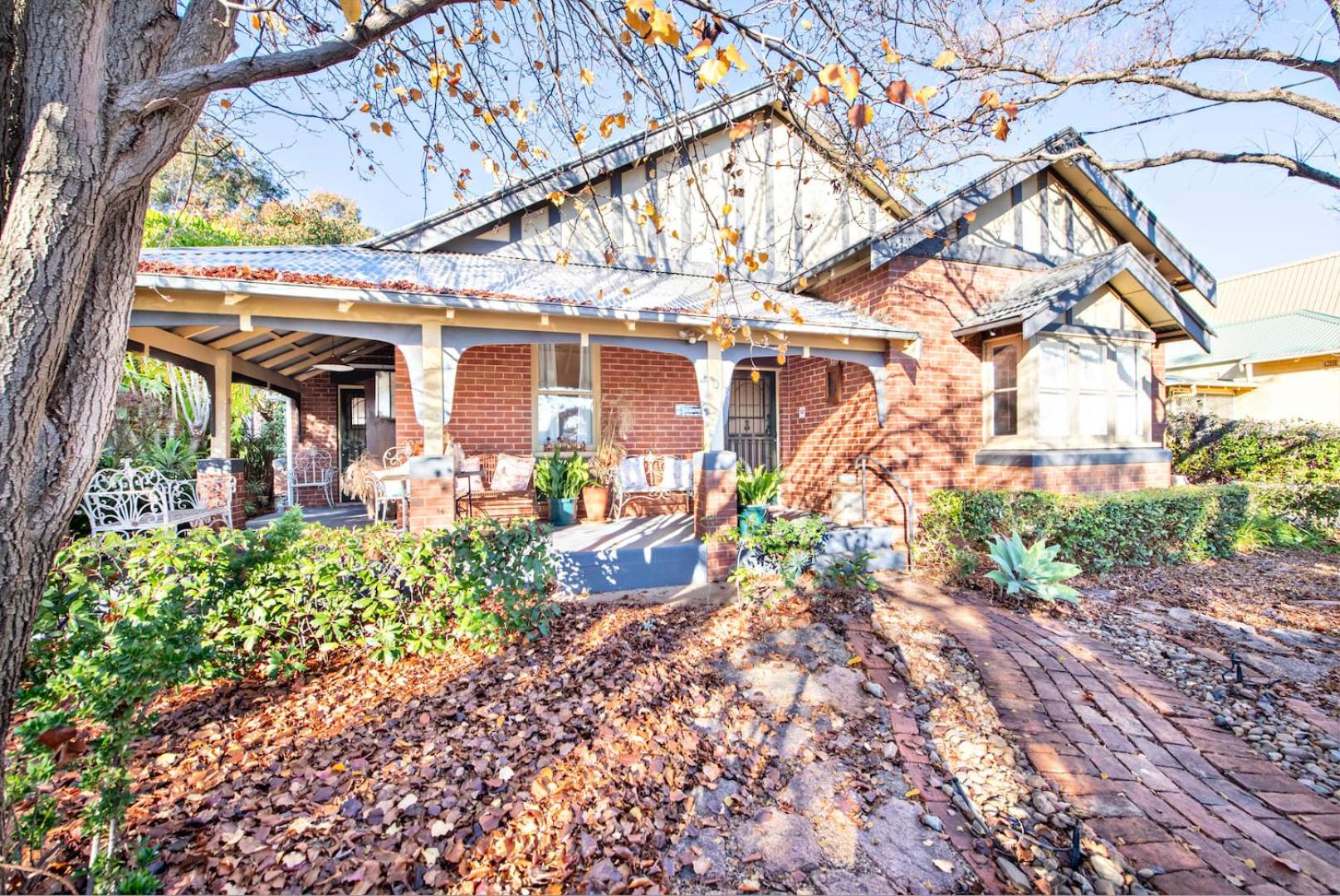 Kilbirnie - Stroll to CBD, Heritage, Sleeps 10