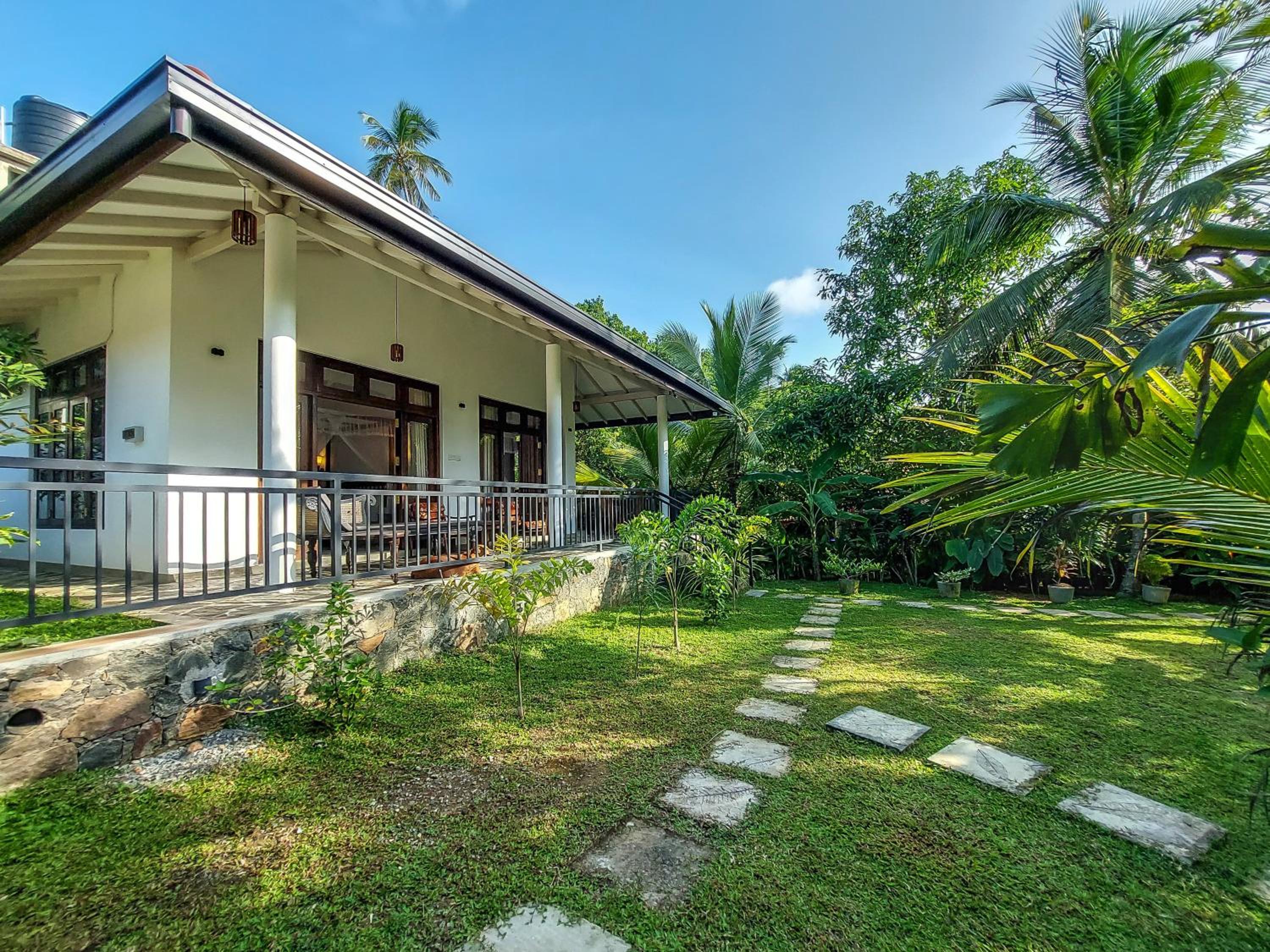 White Villa Goyambokka - Private Pool Villa view 4