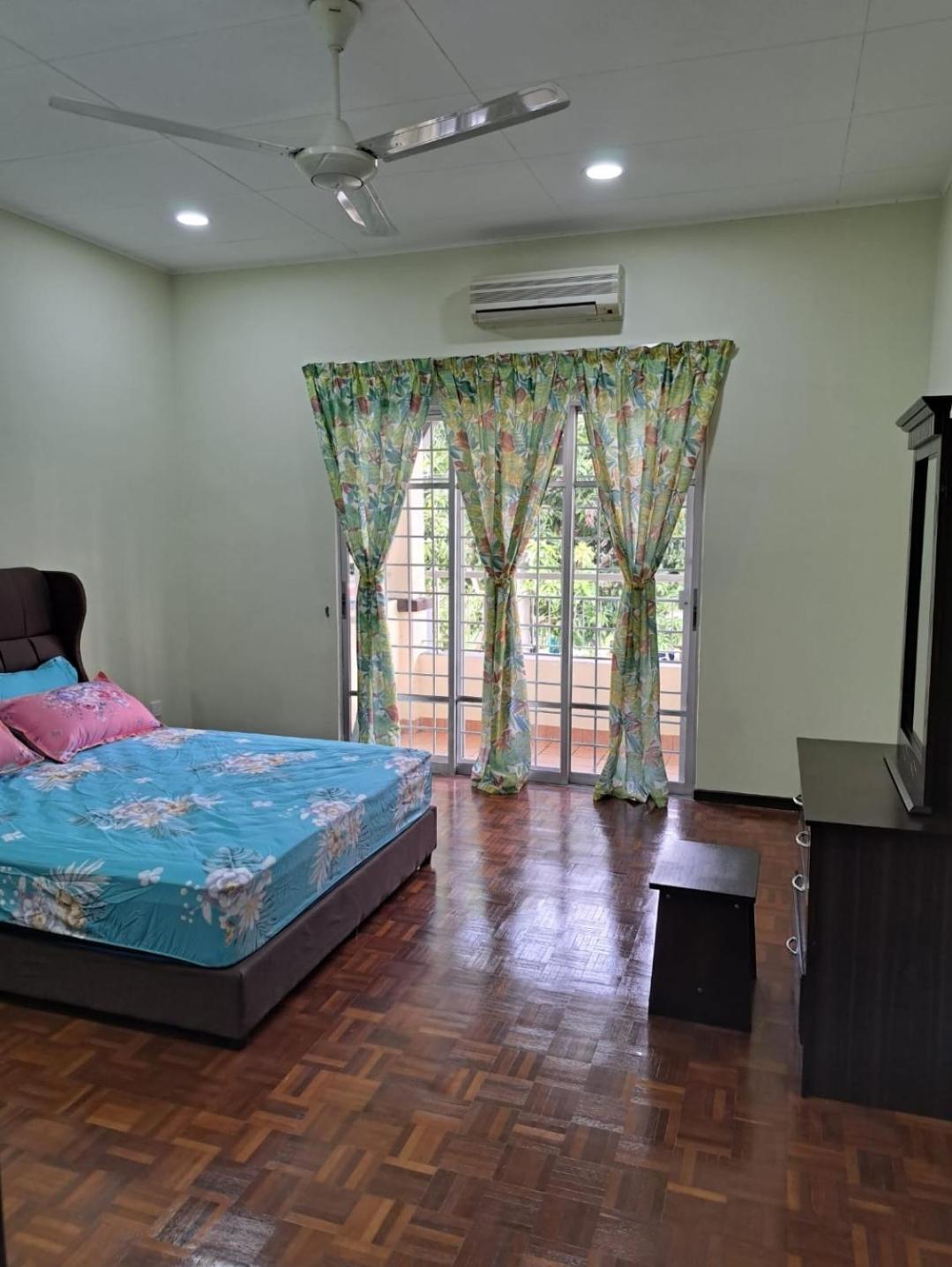 Double-story House in Kuala Lumpur photo 5