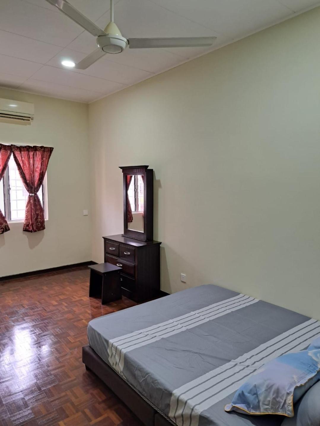 Double-story House in Kuala Lumpur photo 8