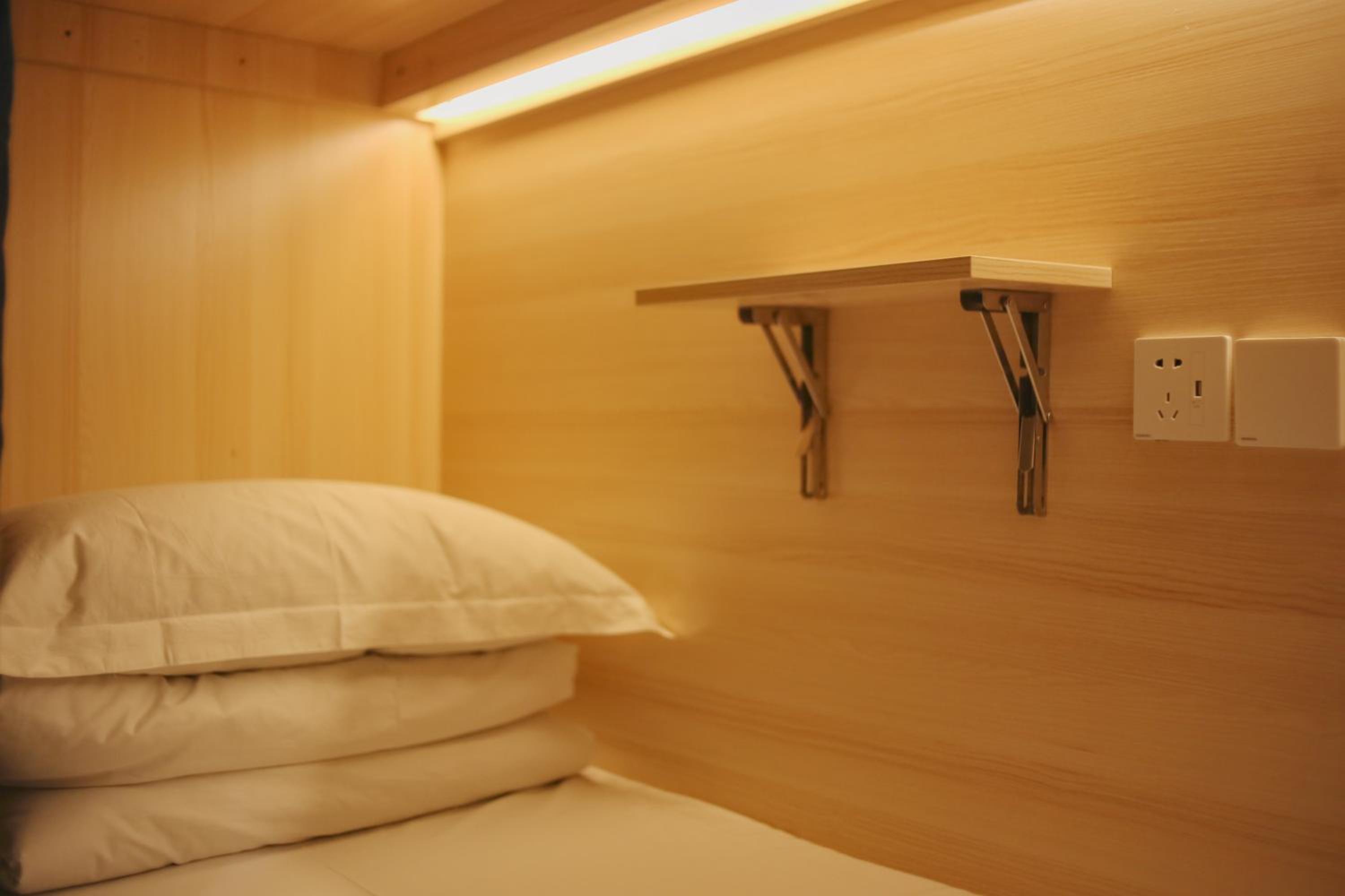 Dayin Youth Hostel - Old Town & People's Square& Rail Hub -Social Area -Bar -Café -Gym -Free Laundry Luggage Storage -24H Front Desk -English Service