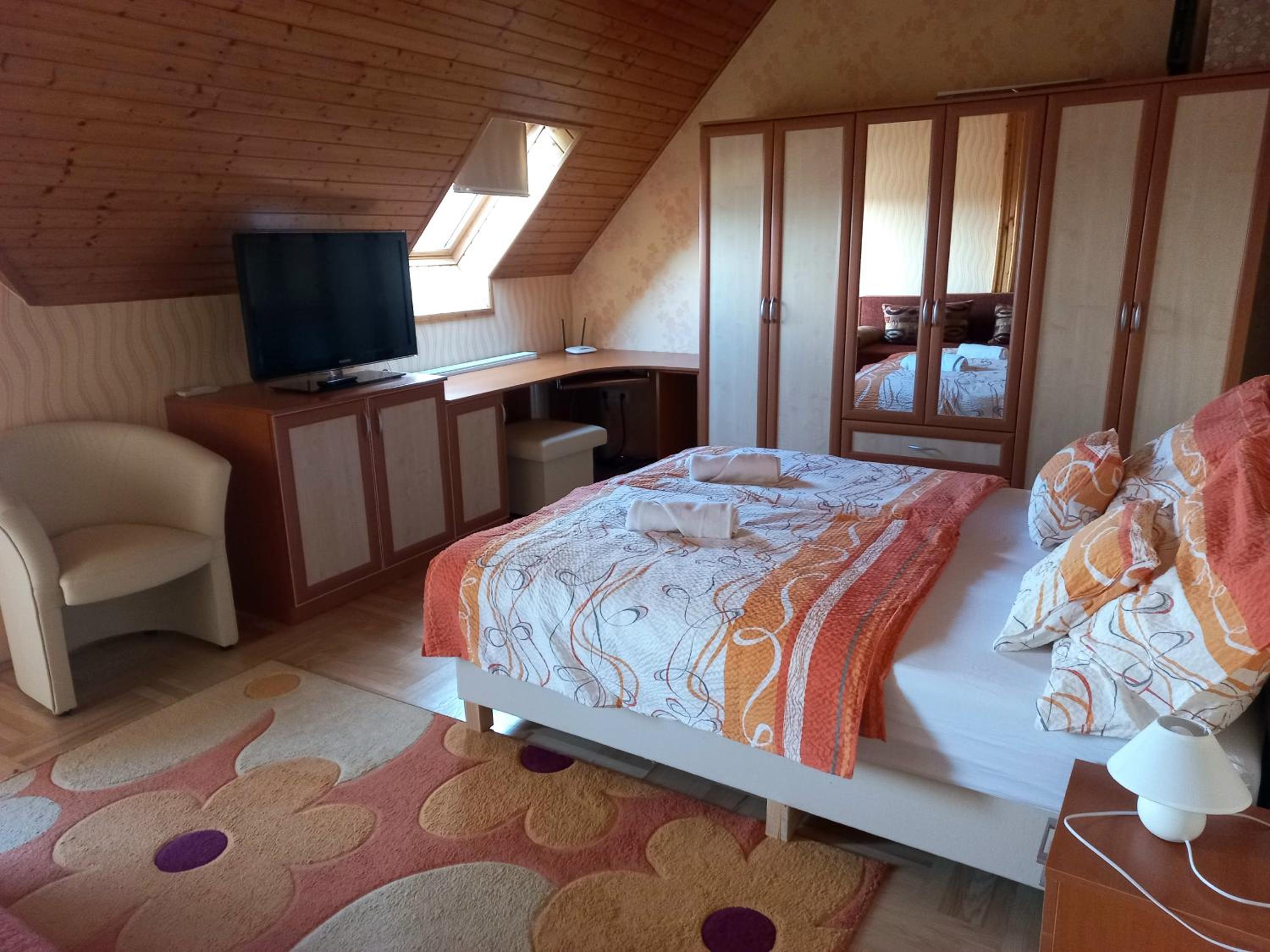 Napsugár Apartman
