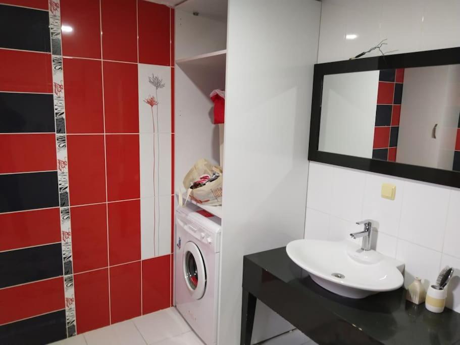 Denize Yakın Geniş Villa