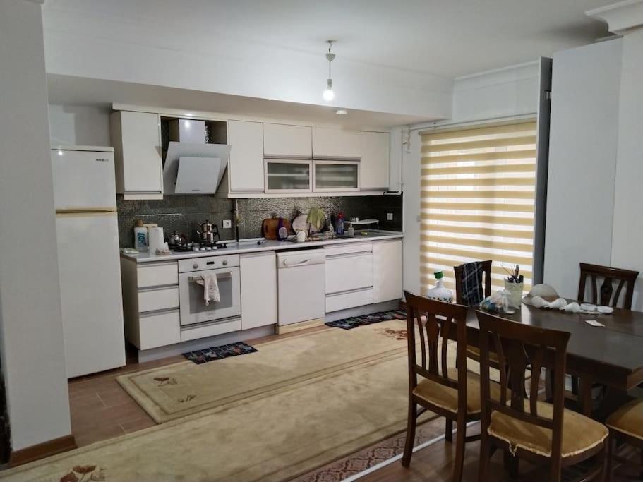 Denize Yakın Geniş Villa