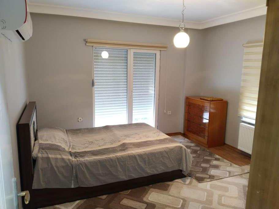 Denize Yakın Geniş Villa