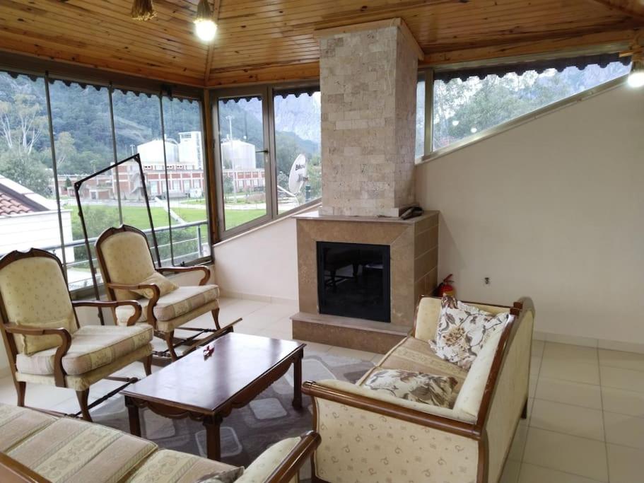 Denize Yakın Geniş Villa