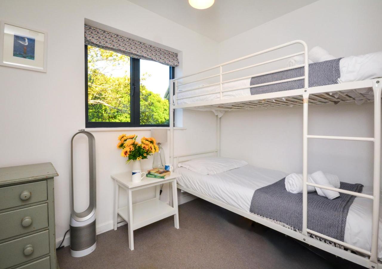 4 Bed in Trevone oc-p00696