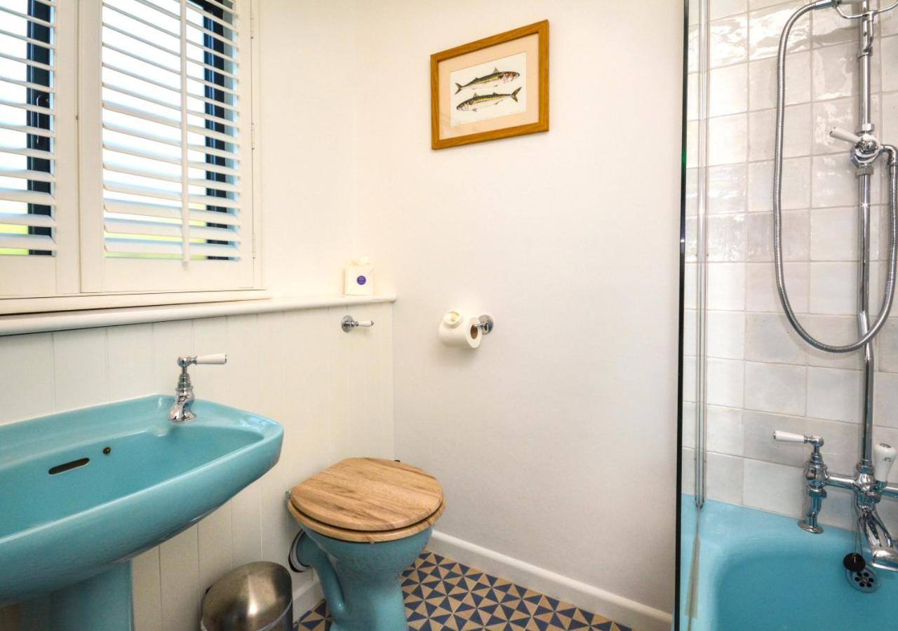 4 Bed in Trevone oc-p00696