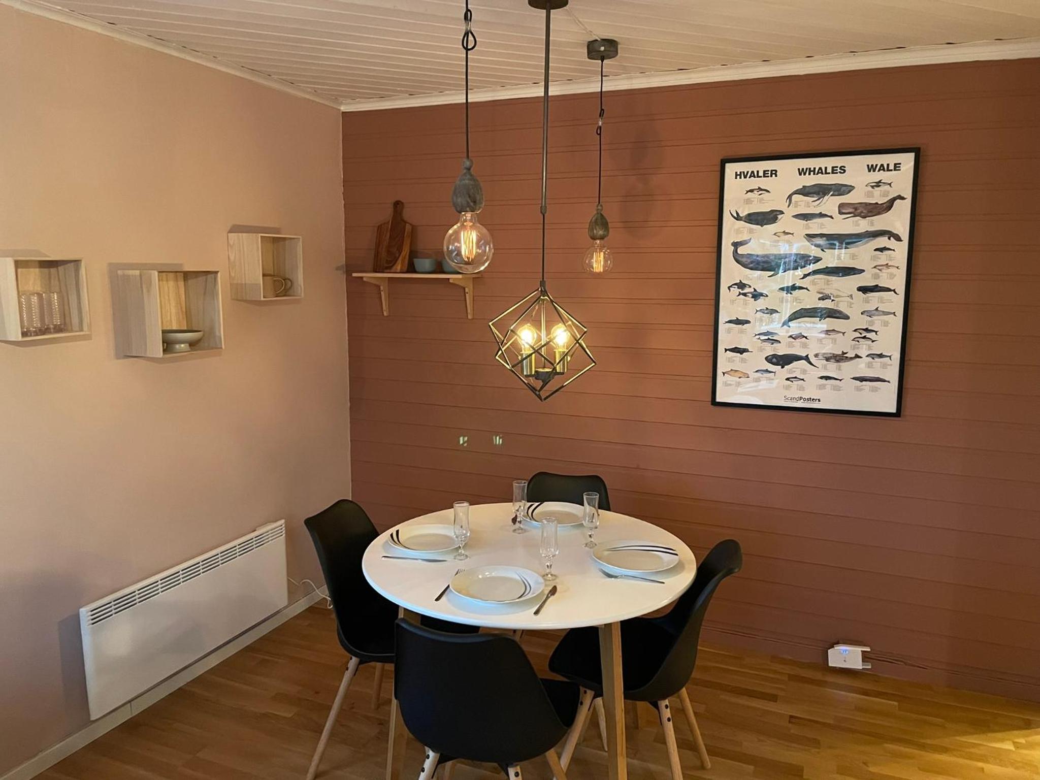 Centrally located apartment in classic townhouse