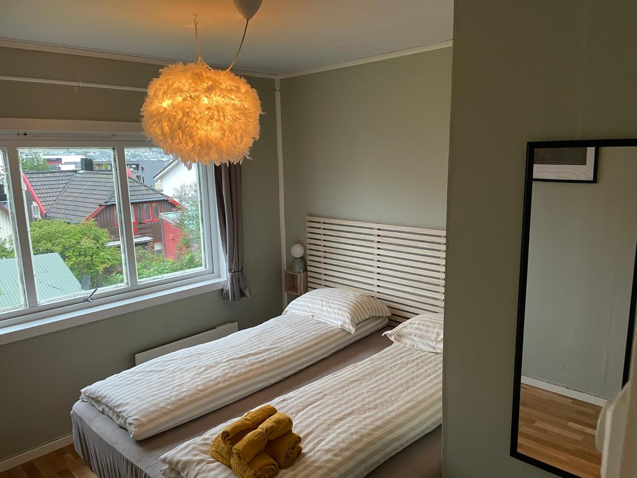 Centrally located apartment in classic townhouse
