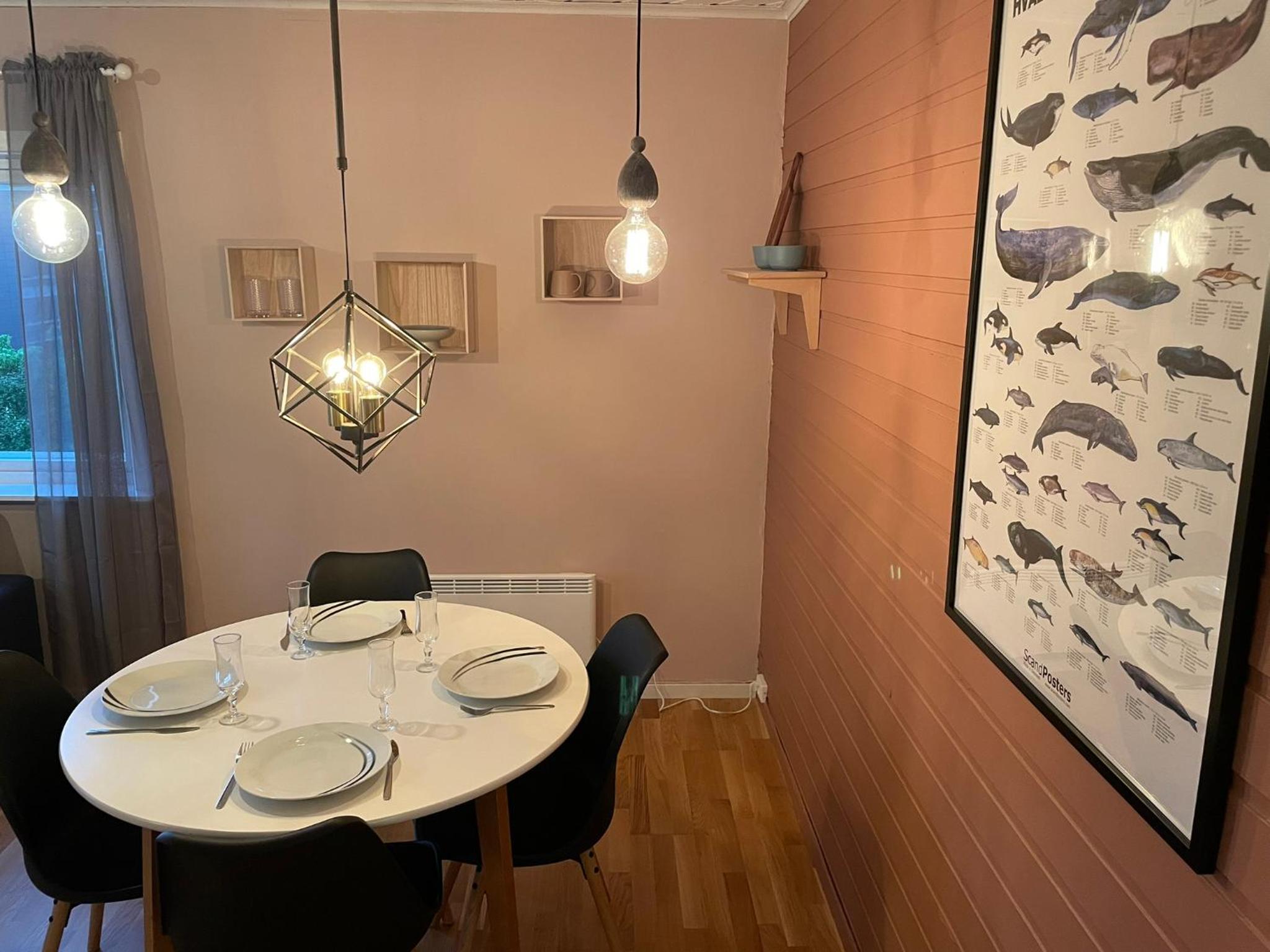 Centrally located apartment in classic townhouse