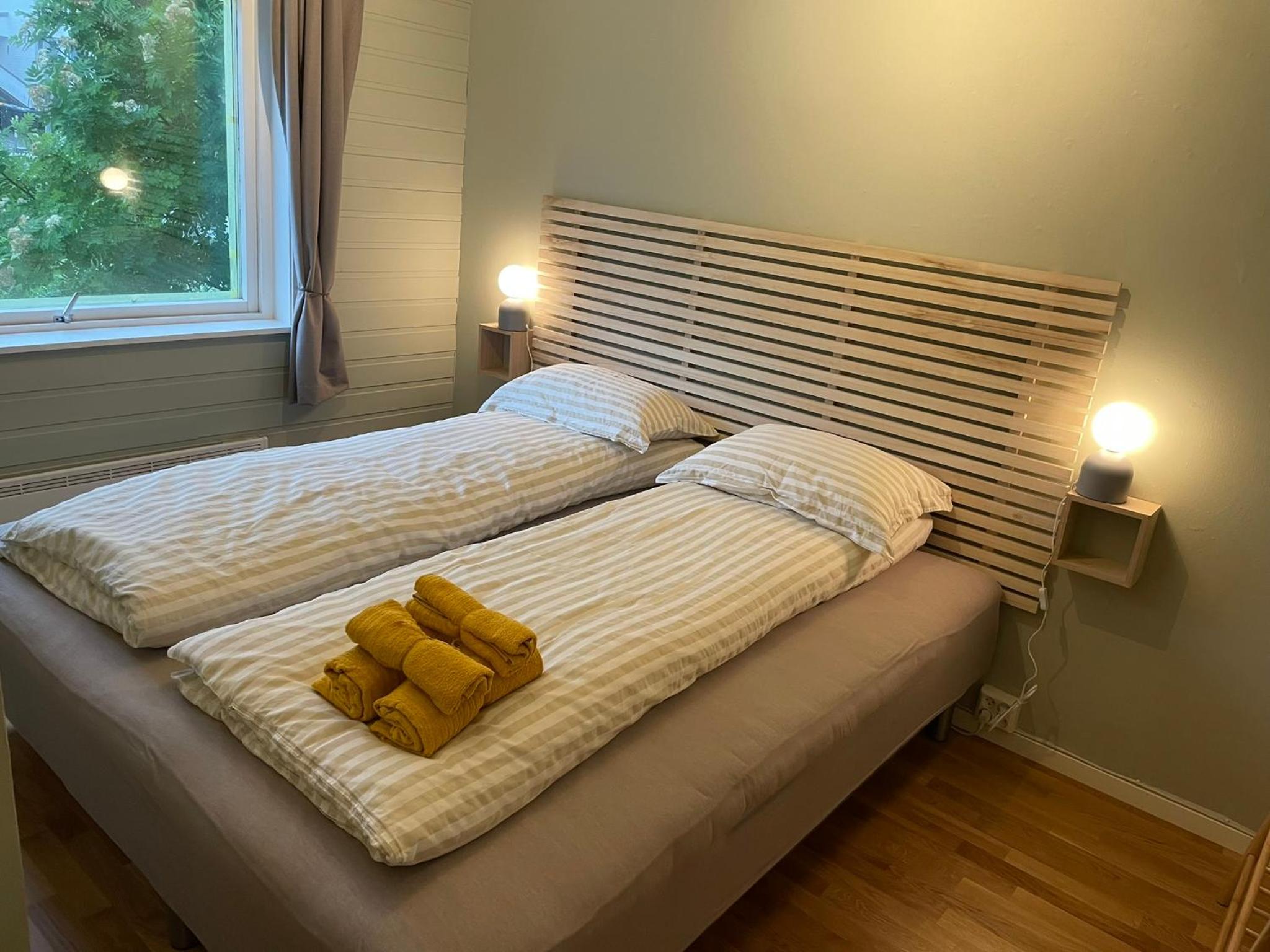 Centrally located apartment in classic townhouse