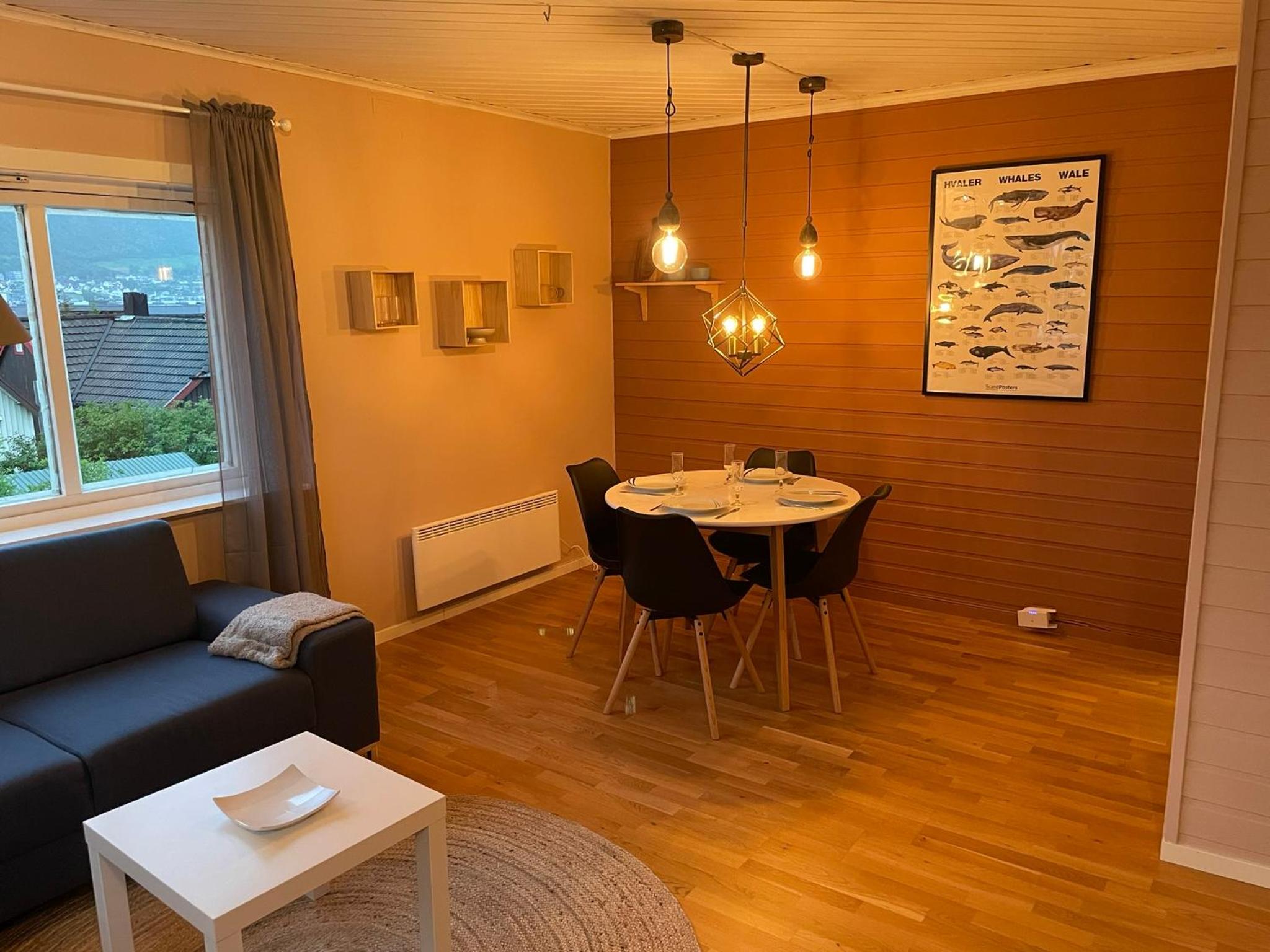 Centrally located apartment in classic townhouse