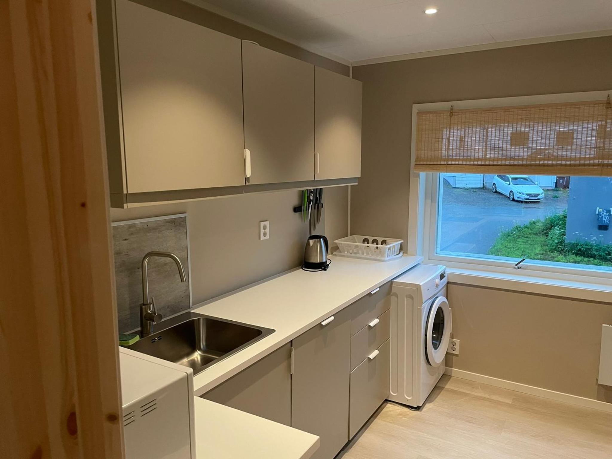 Centrally located apartment in classic townhouse