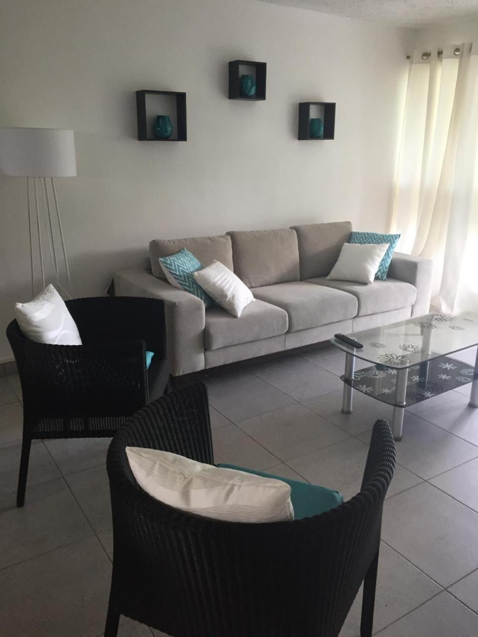 Bel appartement sur la route côtière à 50 m d une très belle plage view 5