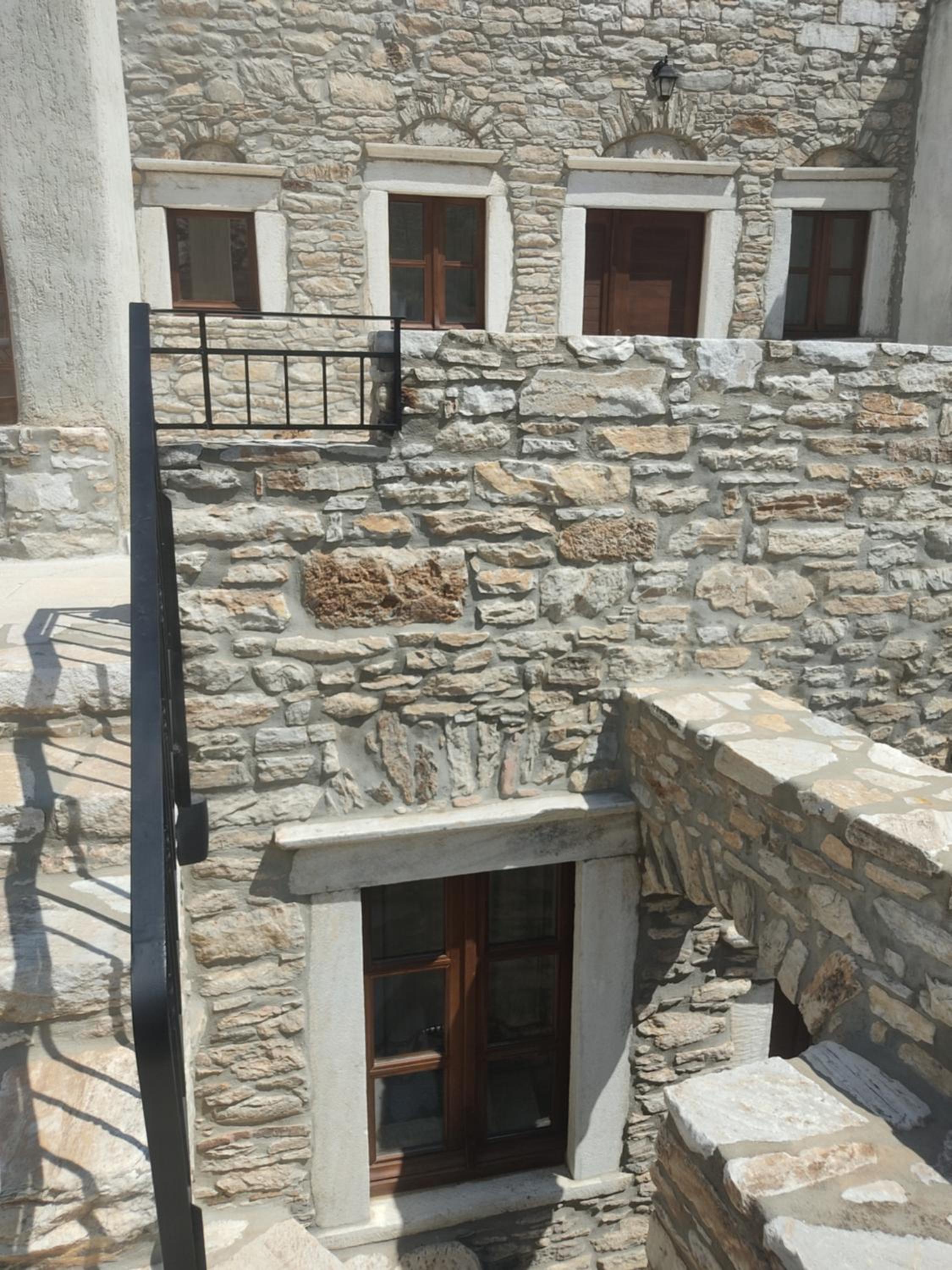 Petrino House