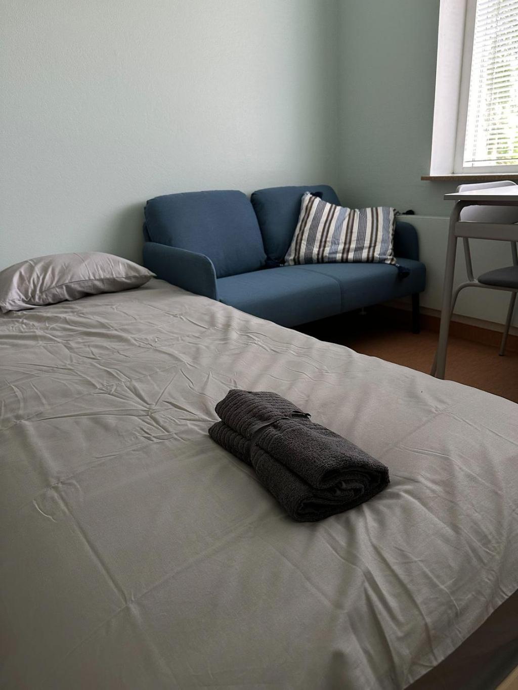 Lepopaikka Lokinpesä, Majoitus ja Camping