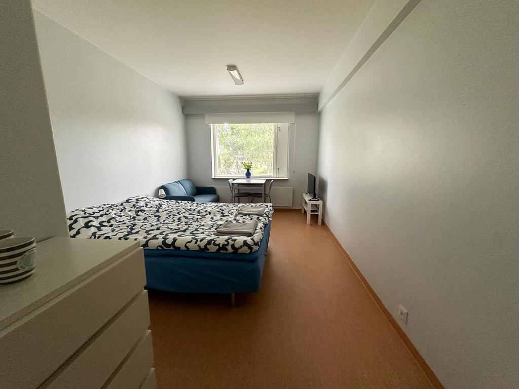 Lepopaikka Lokinpesä, Majoitus ja Camping