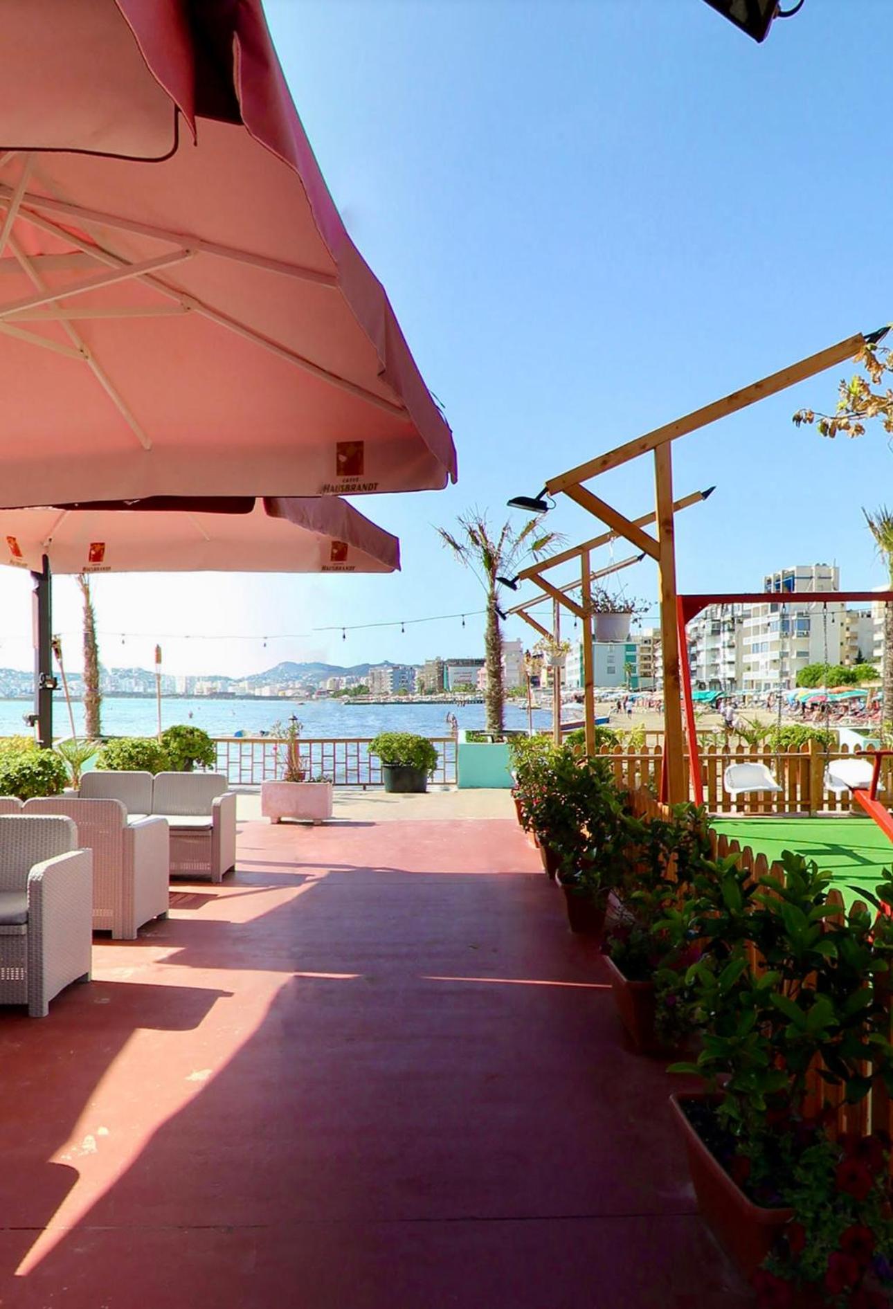 George Sea View Beach Apartment