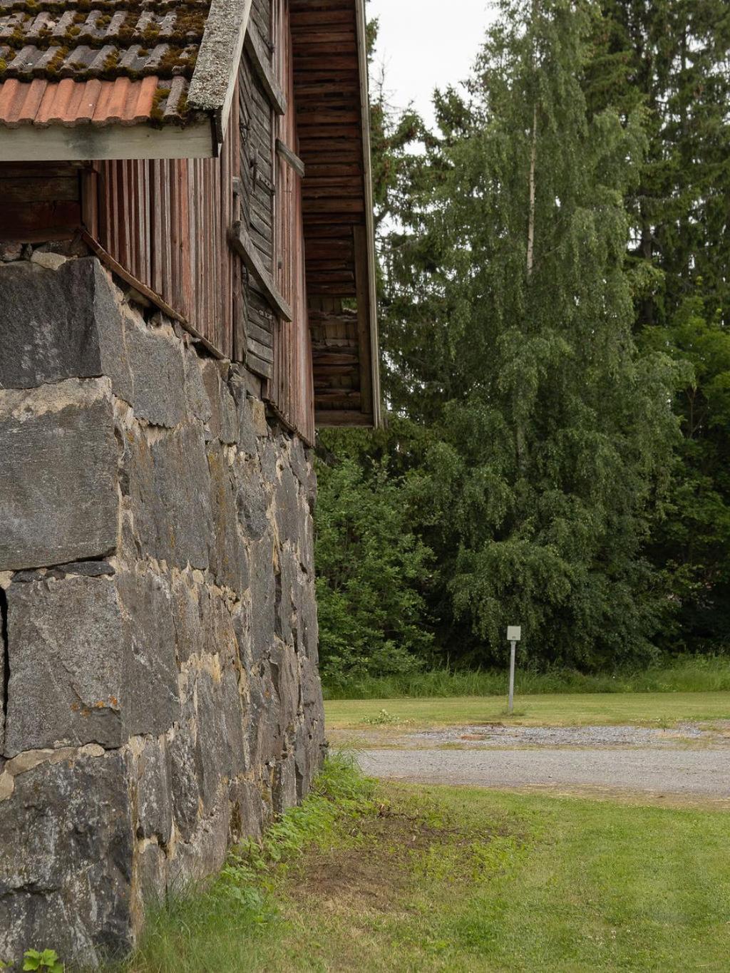 Lepopaikka Lokinpesä, Majoitus ja Camping