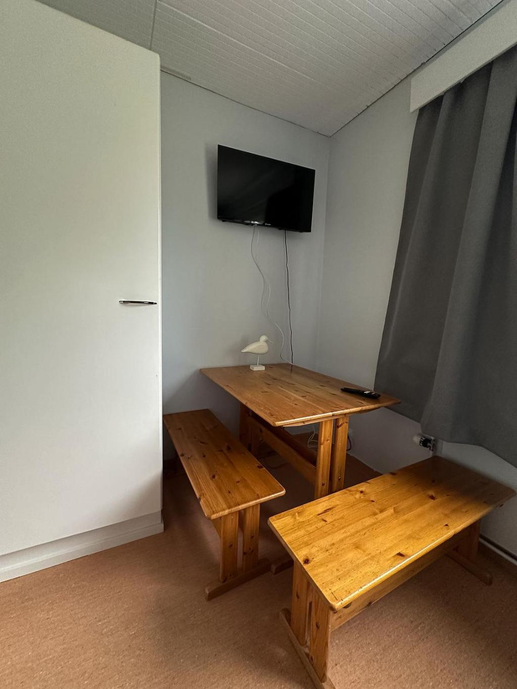 Lepopaikka Lokinpesä, Majoitus ja Camping